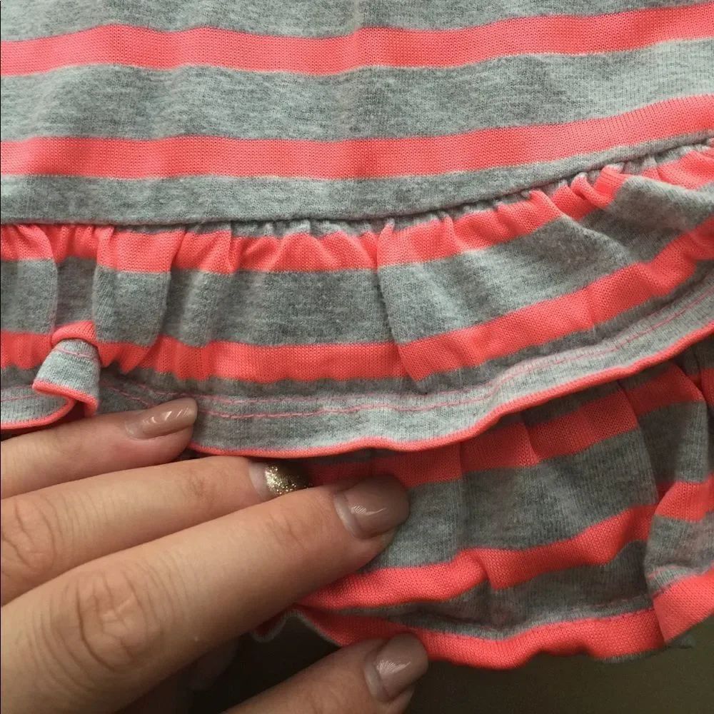 Nice ruffle carters Top👧 - Picture 4 of 5